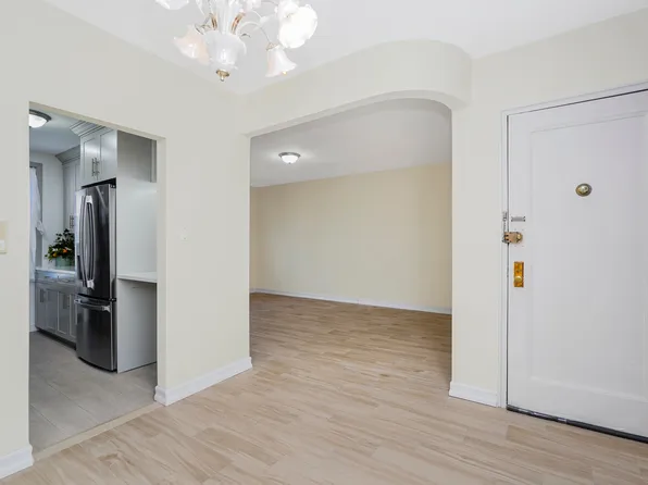 2645 Homecrest Avenue image 6 of 24