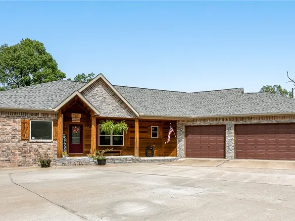 8662 Woods Rd, Rogers, AR 72756
