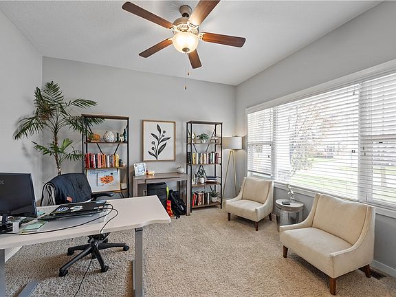 3rd image of 4707 NE Hillcrest Ct