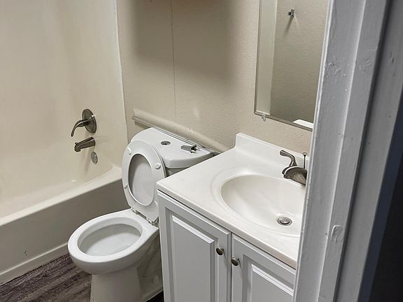 5th image of 205 N Columbia Dr #24