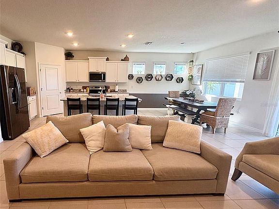 4th image of 13329 WATERLEAF GARDEN CIRCLE
