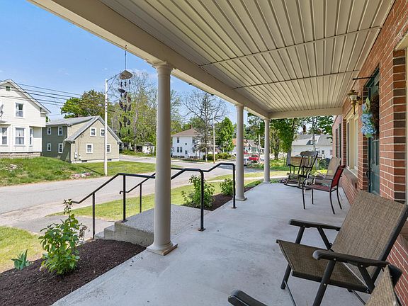 Front porch facing street