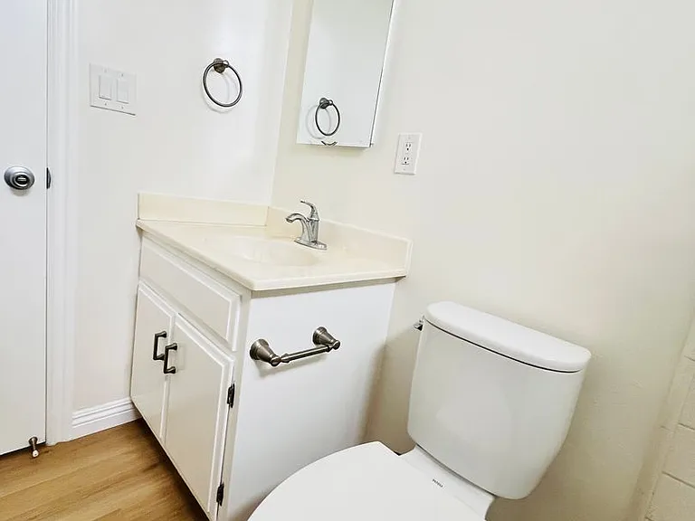 905 S Cabrillo Ave — Photo 13