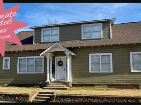 425 Caplewood Drive
