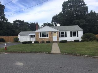 55 Echo Dr, Warwick, RI 02886