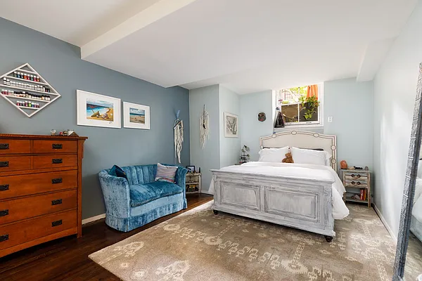 Sold by Compass | media 18