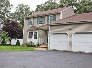 12A Lake Ave, Helmetta, NJ 08828