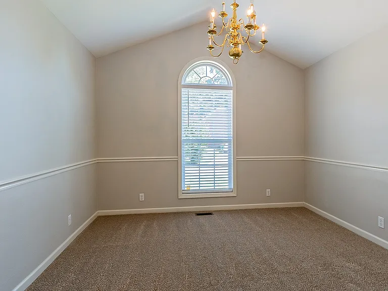 101 Donovan Ct — Photo 13