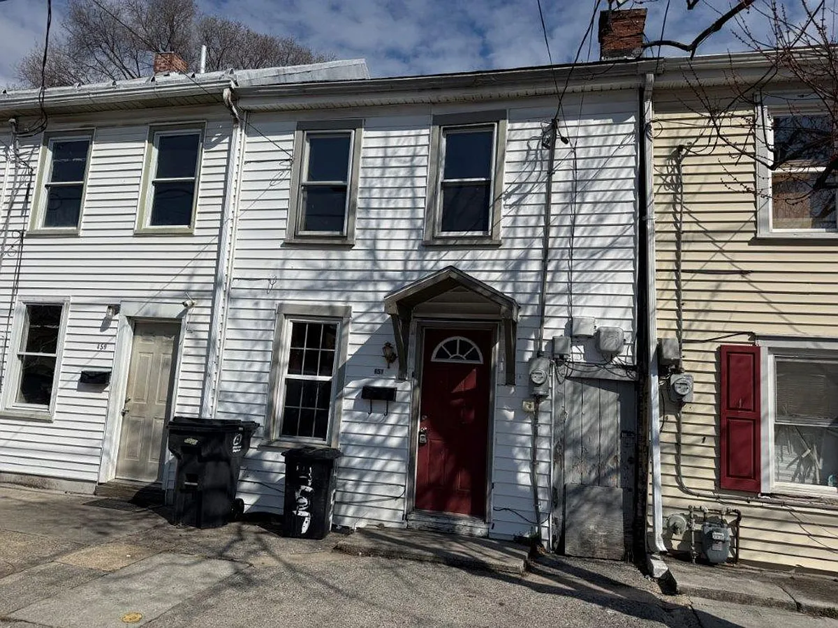 Building Photo - 457 N Pitt St