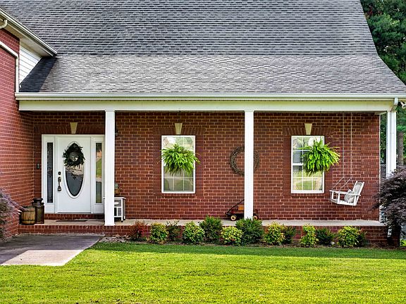 3rd image of 120 Strassle Dr