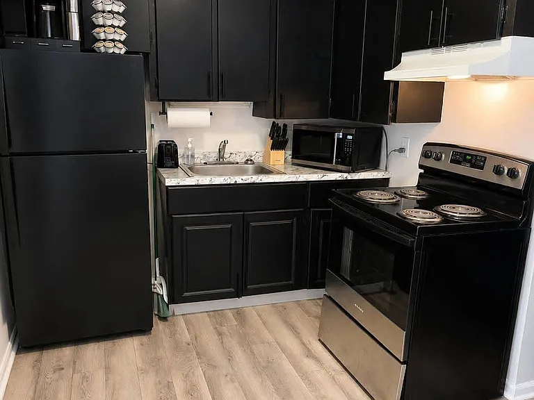 106 W Franklin St #D — Photo 6