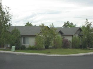 3313 SW Salmon Ct, Redmond, OR 97756