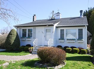 560 Clark Rd, Southold, NY 11971