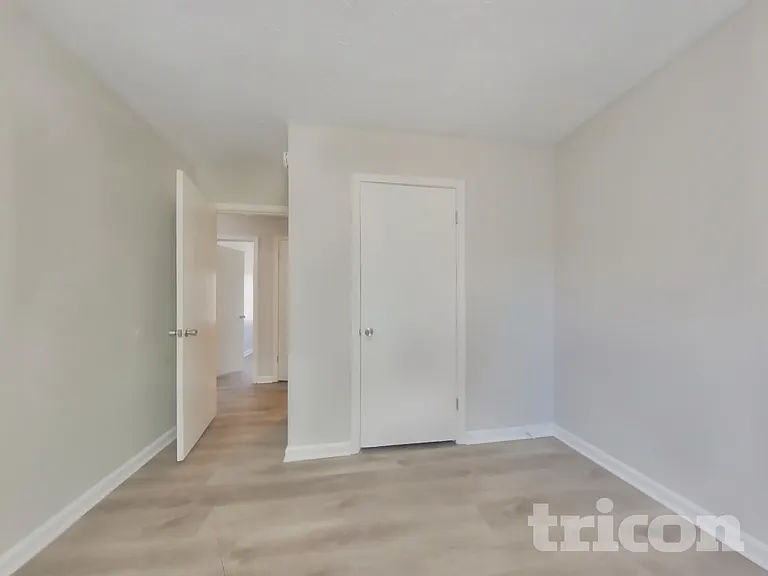 126 Woodberry Ct — Photo 13
