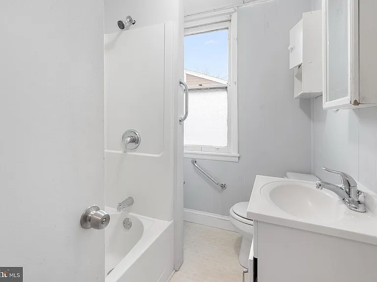 7504 Zimmerman Ave #B — Photo 5