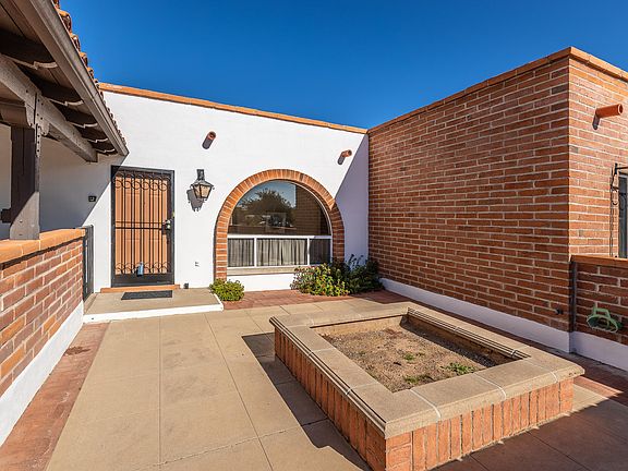 5th image of 514 W Esperanza Blvd