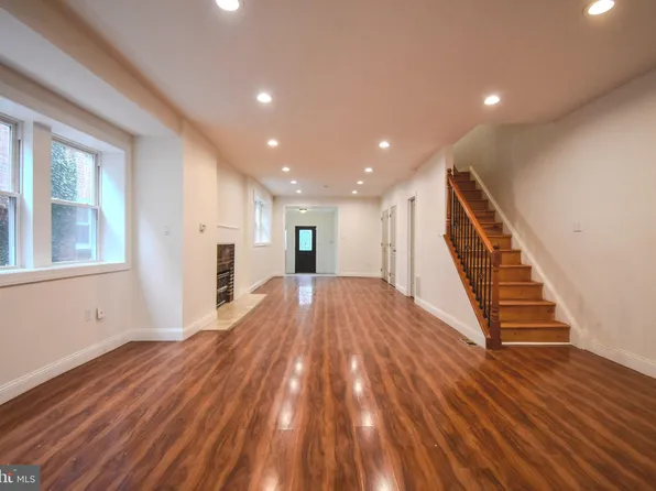 6230 Carpenter St, Philadelphia, PA 19143