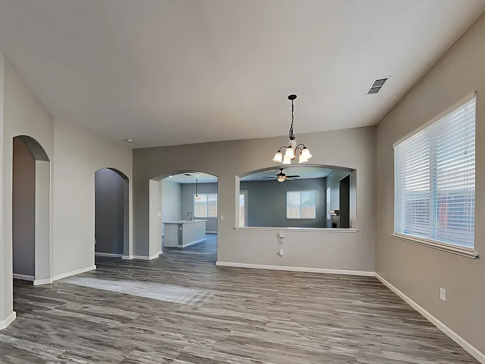 3 bed, 2263 sqft, $2,055 — Photo 4