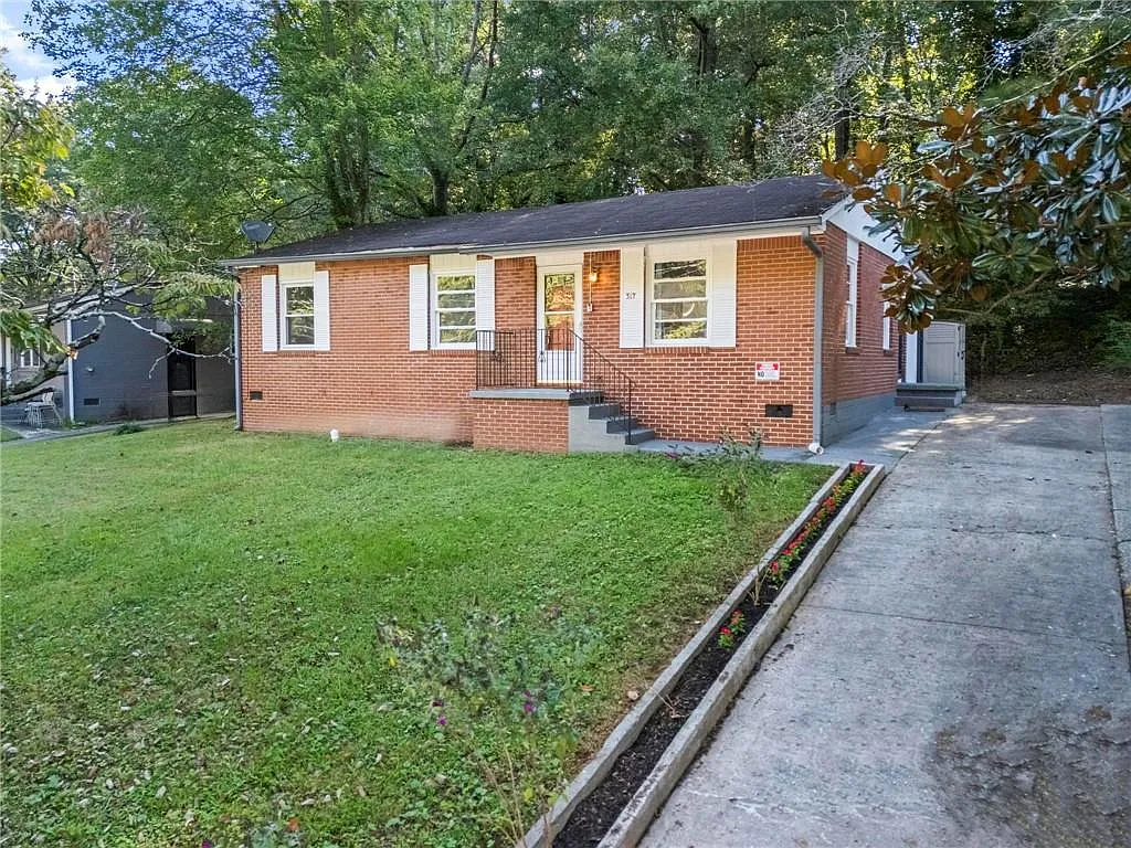 4 bed, 2.0 bath, 1638 sqft, $1,750 — Photo 3