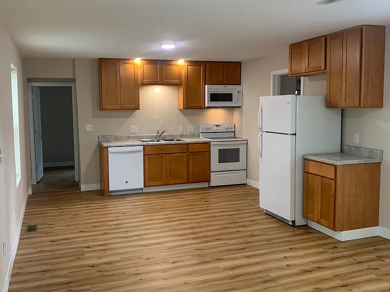 1718 California Ave — Photo 3