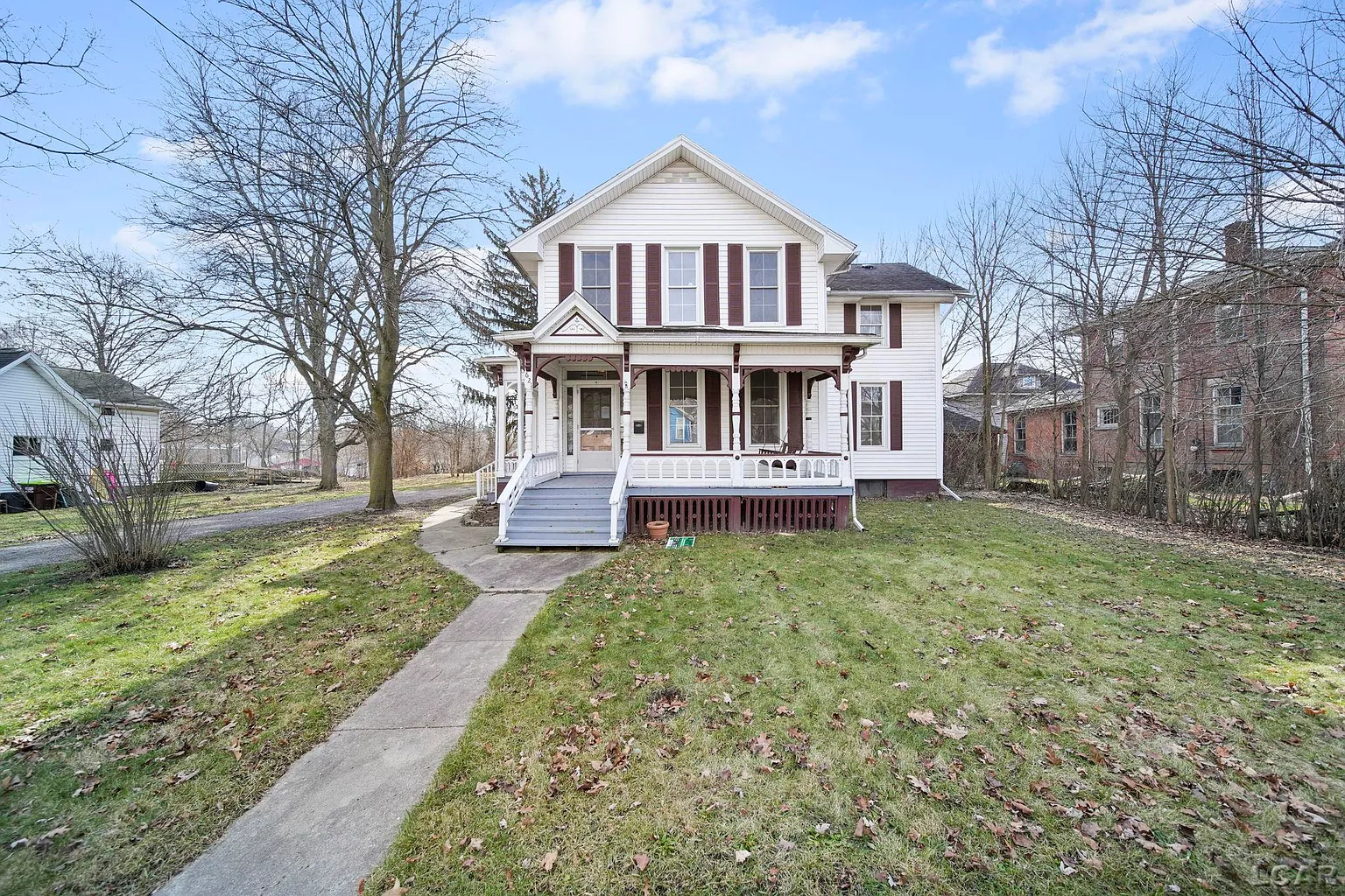 621 College Ave photo 1