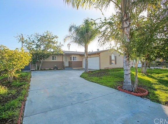 3rd image of 12662 Blue Spruce Ave