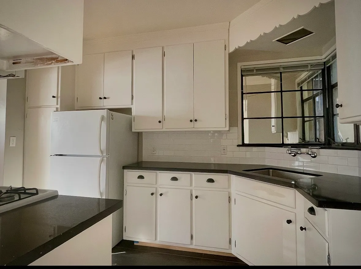 2 bed, 1000 sqft, $2,950 — Photo 2
