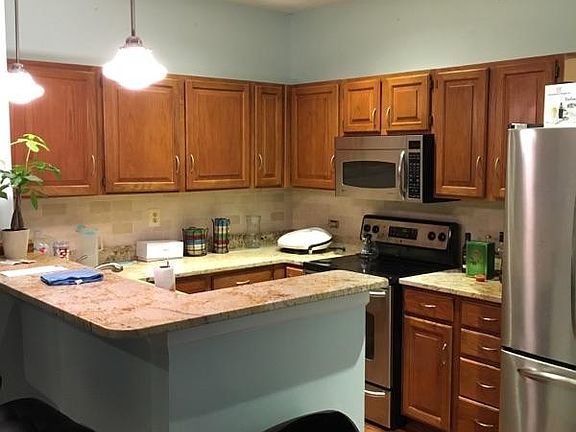 3rd image of 287 S Pickett St