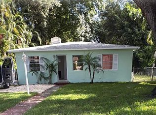 475 NE 164th St, Miami, FL 33162