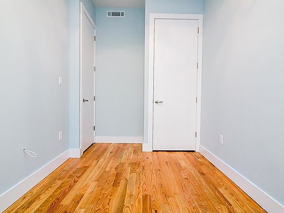 5th image of 219 Troutman St #2B