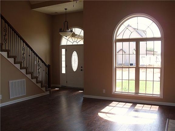 5th image of 367 Fox Xing Lot 367