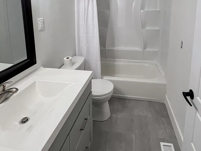 S 3080 W — Photo 9
