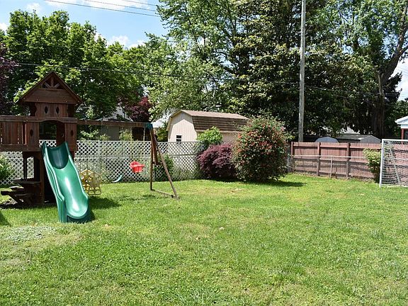 4th image of 2208 N Stratford Dr