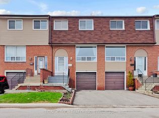 3025 Cedarglen Gate #75, Mississauga, ON L5C 2V7
