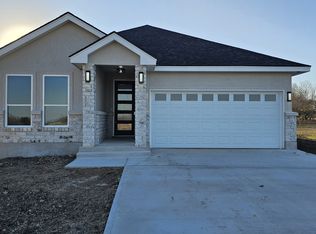 16107 Vaquero Dr, Atascosa, TX 78002