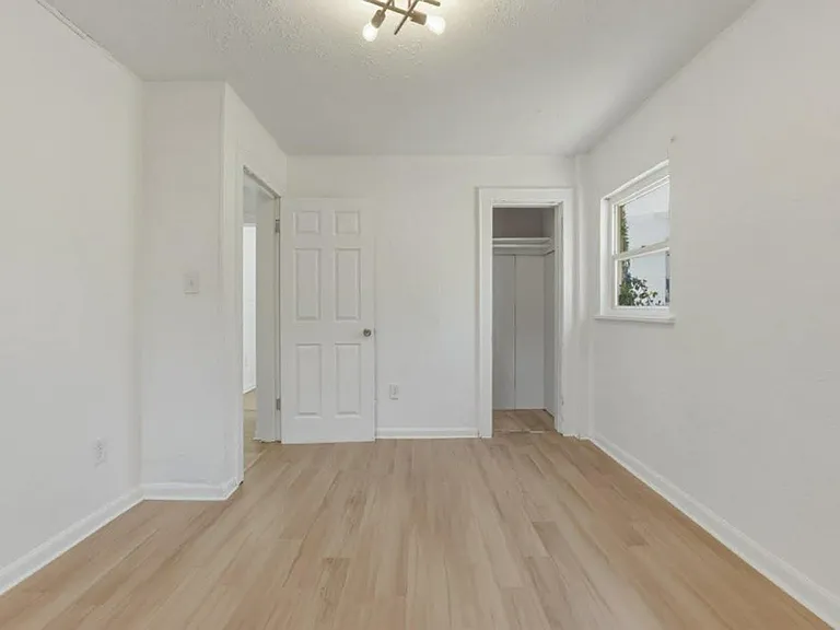 109 1/2 Fairlawn Ave — Photo 3