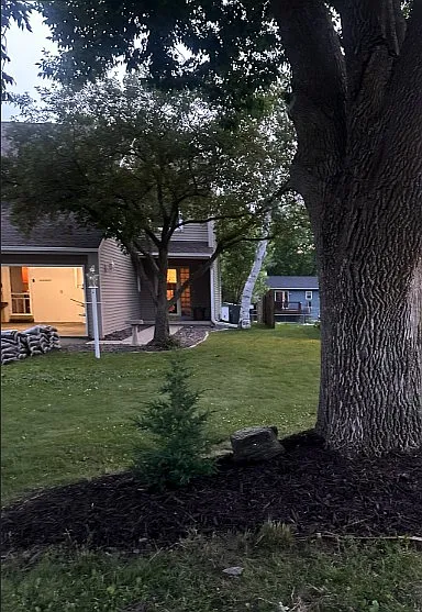 121 Woodview Dr — Photo 3