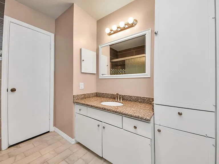 6334 Chevy Chase Dr #17 — Photo 11