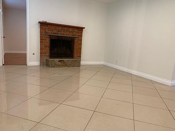 4th image of 22651 Burbank Blvd