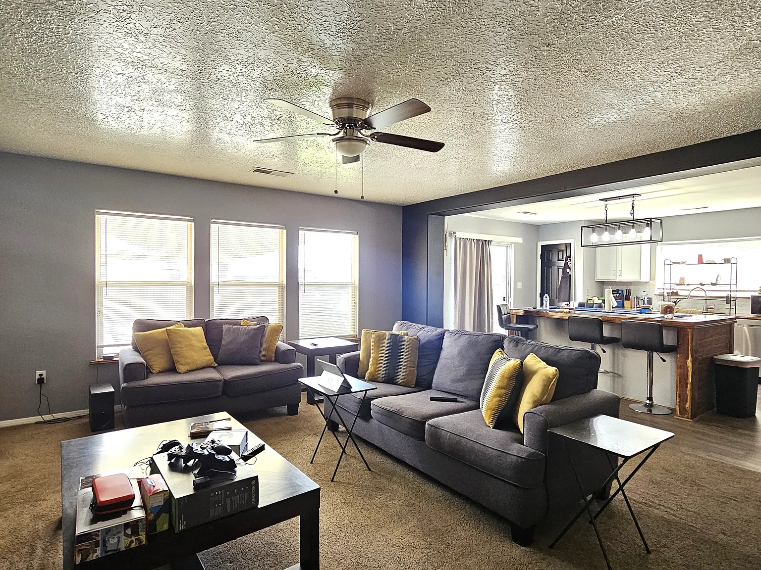3 bed, 2.5 bath, 1617 sqft, $2,175 — Photo 4