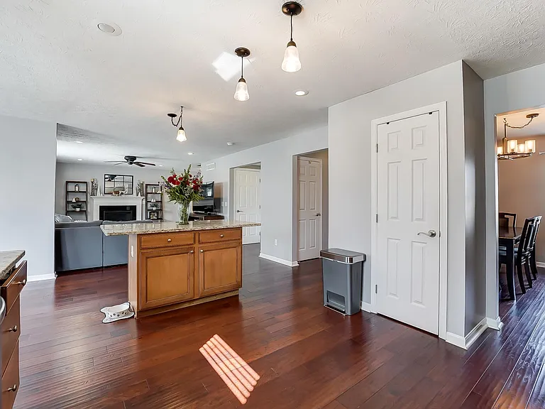 6700 Bartlett Ct — Photo 13