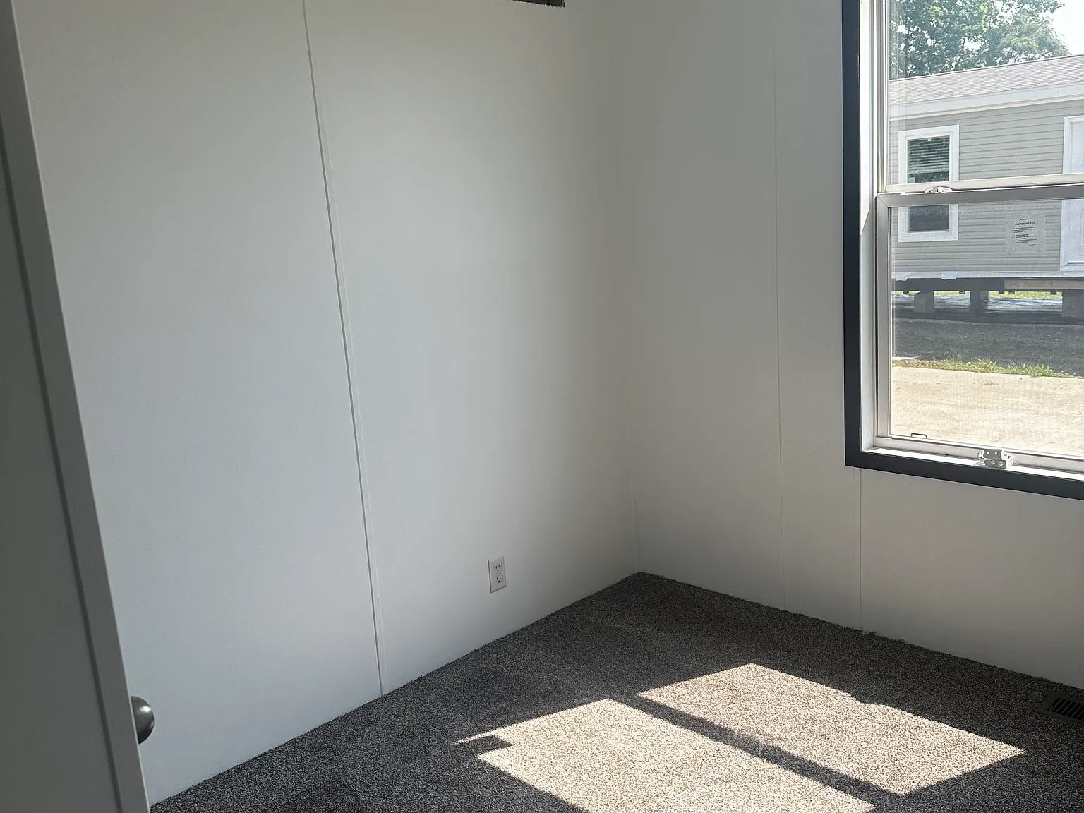 3 bed, 1056 sqft, $1,099 — Photo 3
