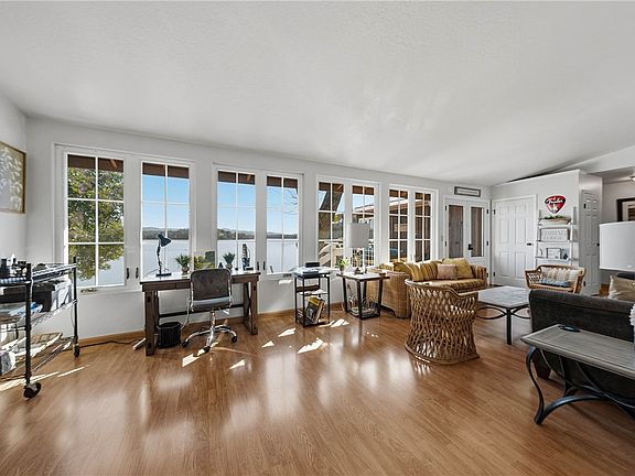 3rd image of 5740 Sunrise Dr