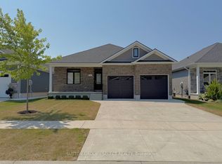 58 Deerfield Rd, Lambton Shores, ON N0M1T0