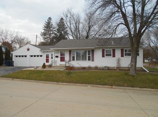 1606 Shady Ln, Waterloo, IA 50701