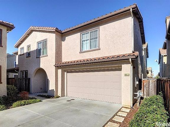 2nd image of 8463 Crystal Walk Cir