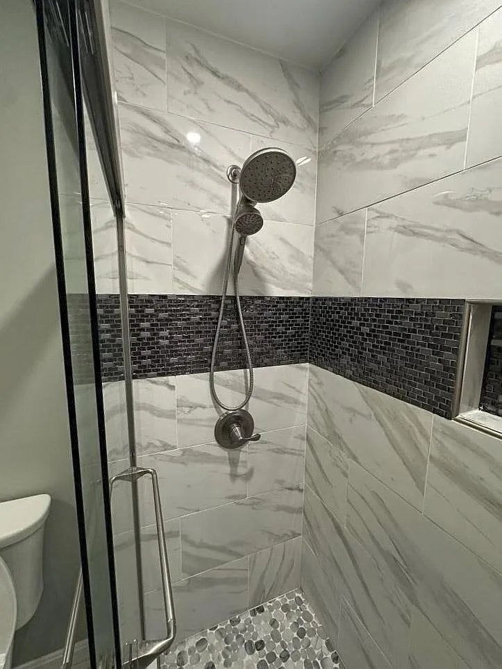 2 bed, 2.0 bath, 2720 sqft, $1,451 — Photo 4