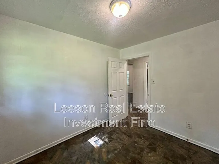 307 W 71st St — Photo 8