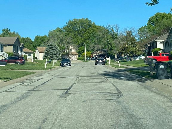 5th image of 1108 SW Brook Ct