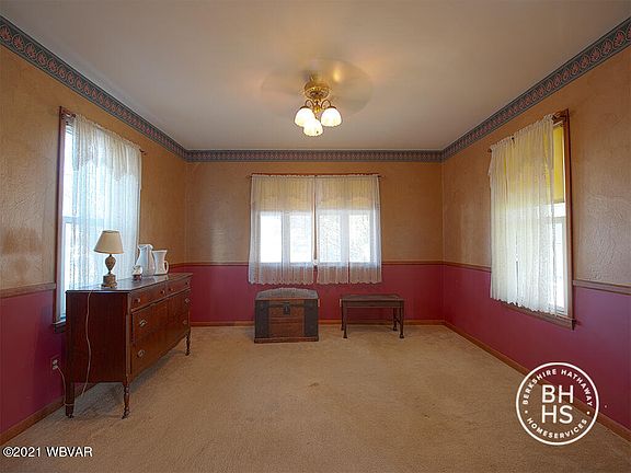 5th image of 317 W Mountain Ave S